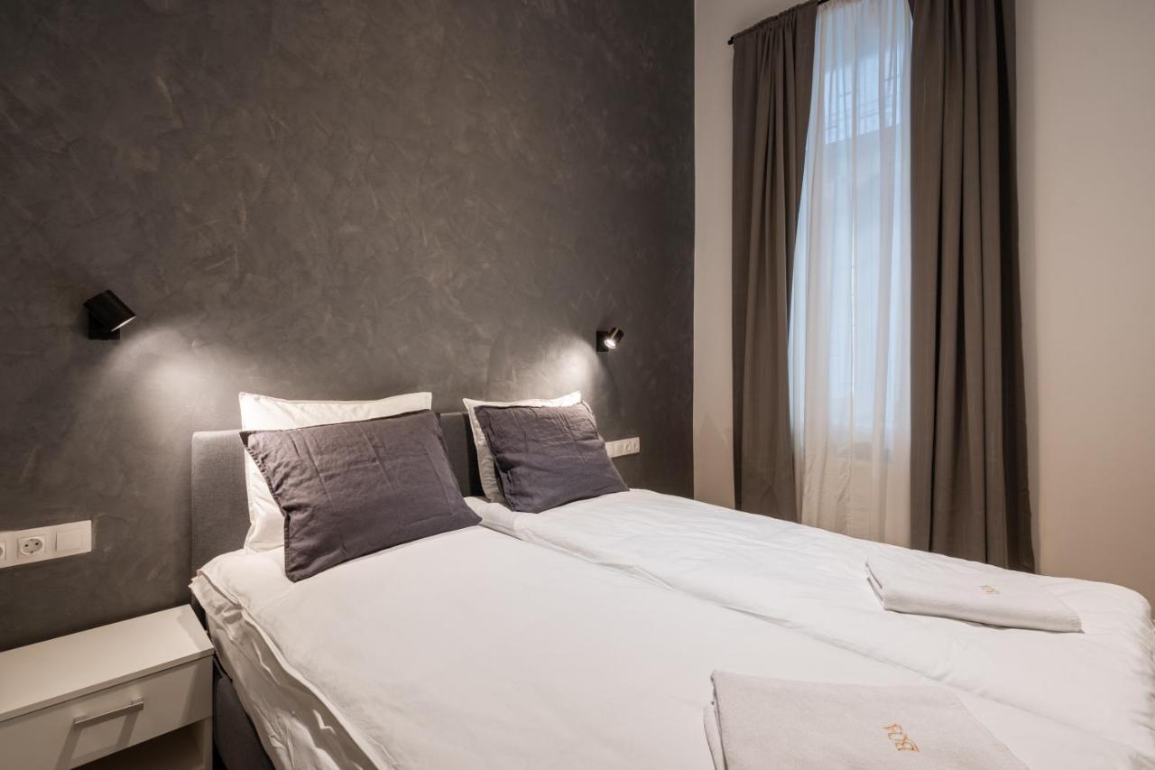 K10 - Kazinczy Street Heritage Suite - Best Location By Bqa Будапеща Екстериор снимка