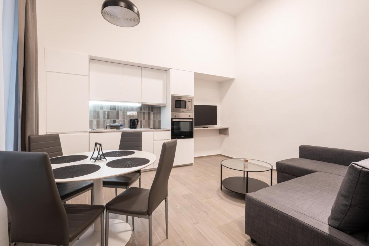 K10 - Kazinczy Street Heritage Suite - Best Location By Bqa Будапеща Екстериор снимка