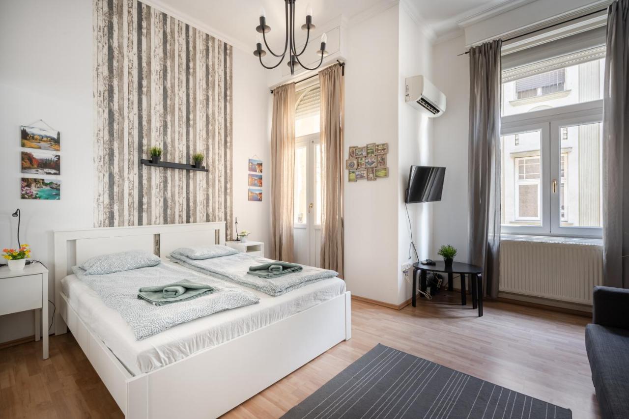 K10 - Kazinczy Street Heritage Suite - Best Location By Bqa Будапеща Екстериор снимка
