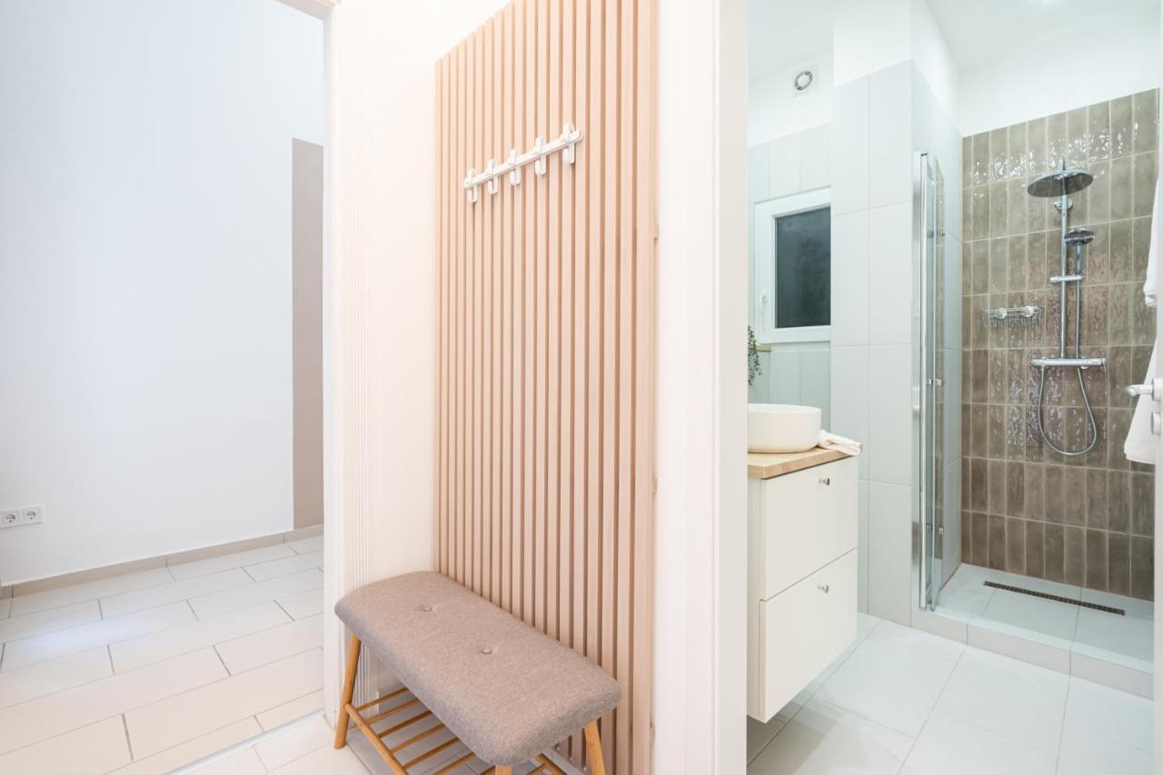 K10 - Kazinczy Street Heritage Suite - Best Location By Bqa Будапеща Екстериор снимка